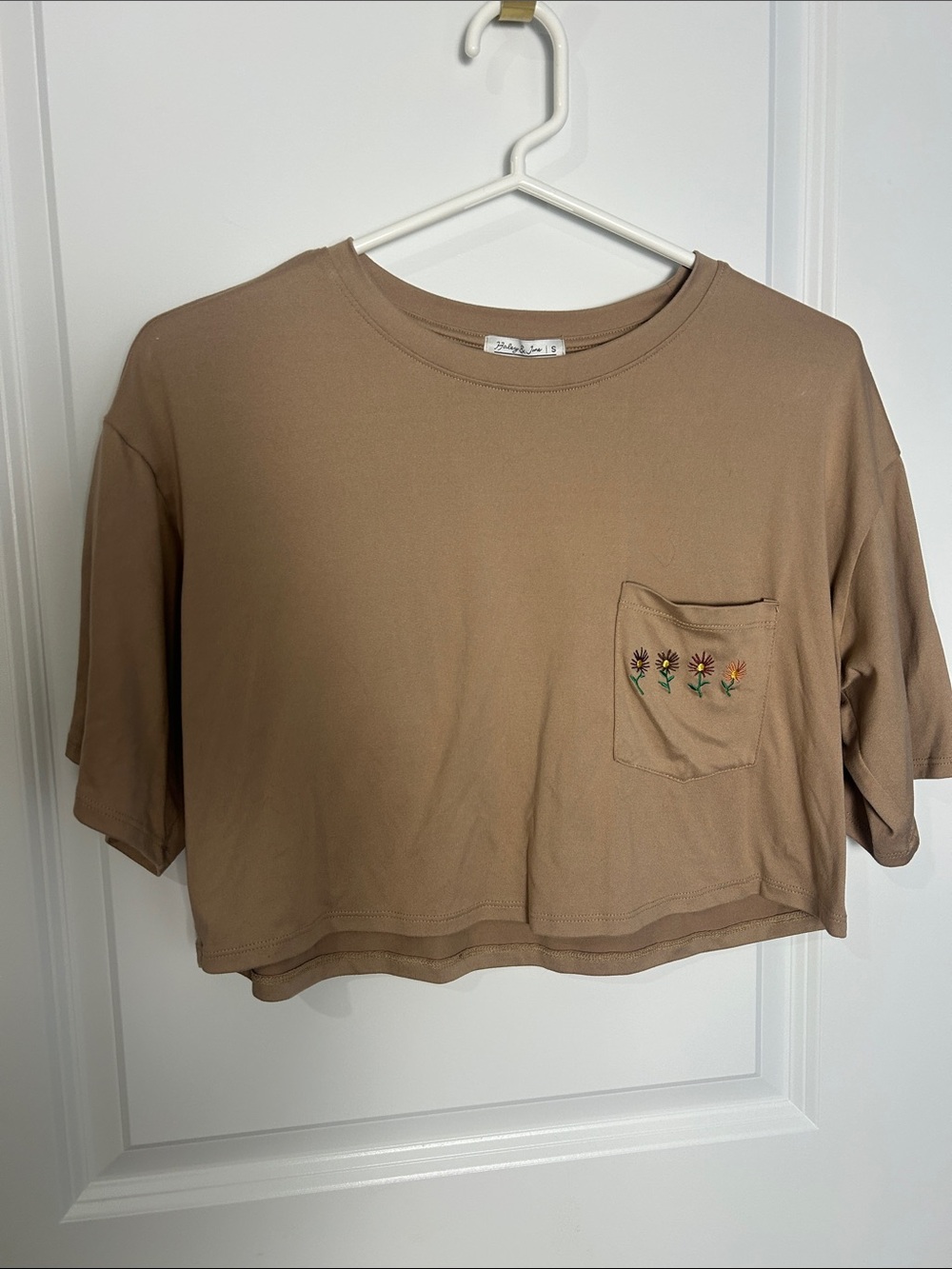 Embroidered Pocket Crop Tee in Taupe